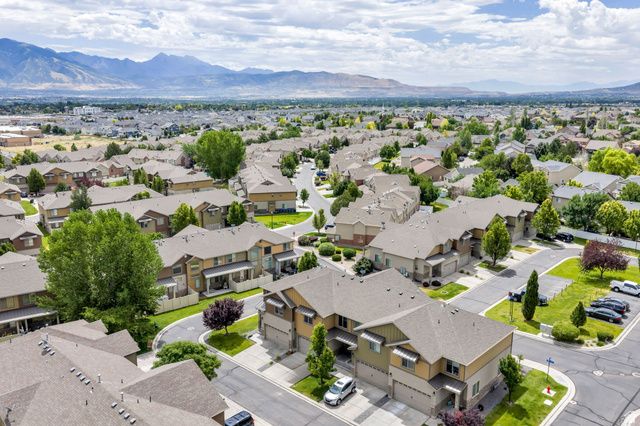3953 W SAGE BLOSSOM WAY, South Jordan, UT 84009