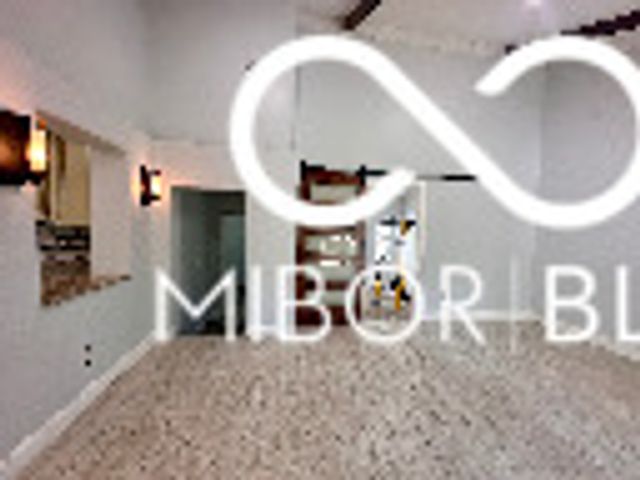 9530 N Park Avenue, Indianapolis, IN 46240