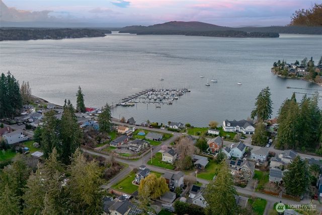 407 72nd Way NE, Olympia, WA 98506