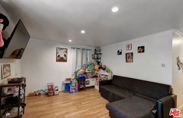 276 Thorne Street, Los Angeles, CA 90042