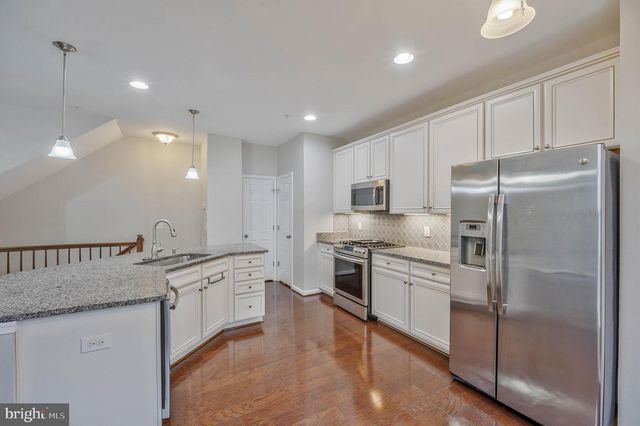 25218 BRIARGATE TER, Chantilly, VA 20152