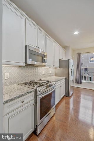 25218 BRIARGATE TER, Chantilly, VA 20152