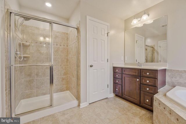 25218 BRIARGATE TER, Chantilly, VA 20152
