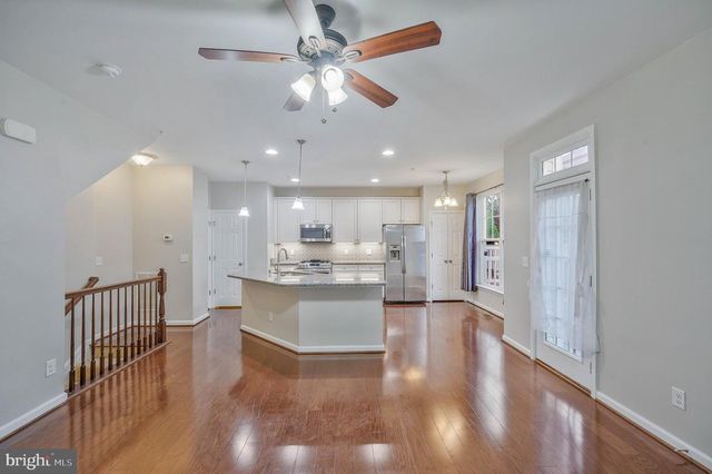 25218 BRIARGATE TER, Chantilly, VA 20152