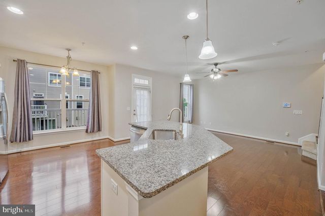 25218 BRIARGATE TER, Chantilly, VA 20152