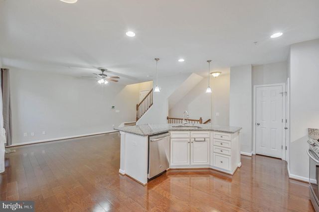 25218 BRIARGATE TER, Chantilly, VA 20152