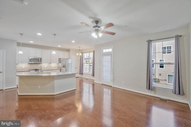 25218 BRIARGATE TER, Chantilly, VA 20152