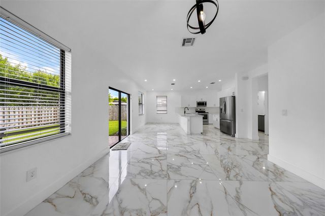 268 NE 210th Way, Miami, FL 33179