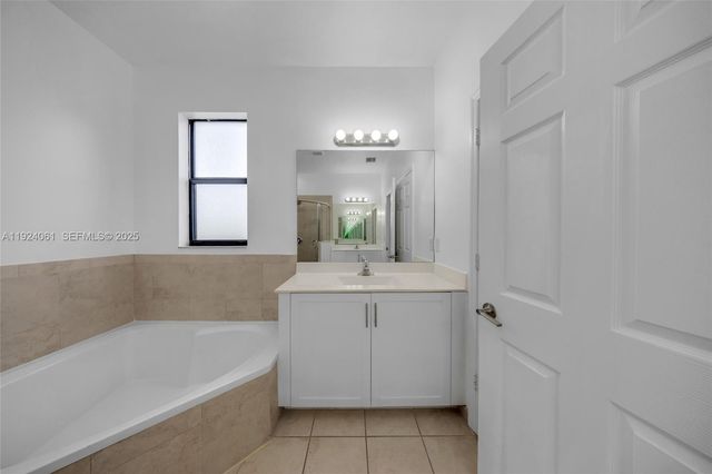 268 NE 210th Way, Miami, FL 33179