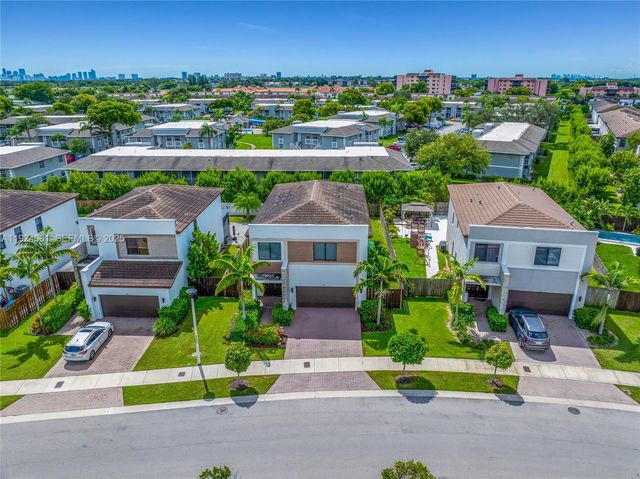 268 NE 210th Way, Miami, FL 33179