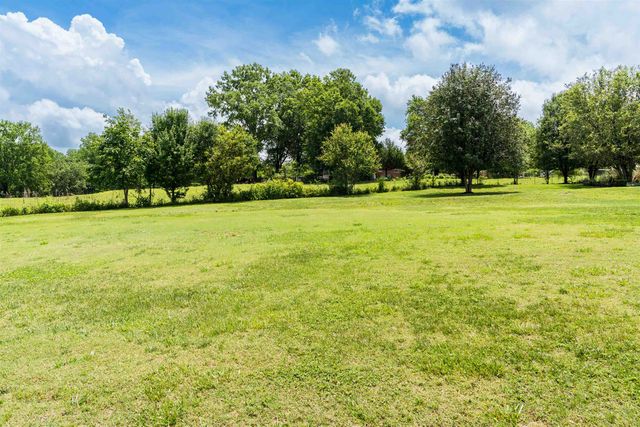 105 Millstone Drive, Campobello, SC 29322