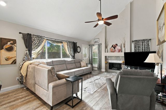 3825 Branch Hollow Circle, Carrollton, TX 75007
