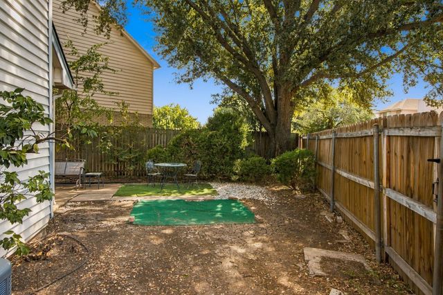 3825 Branch Hollow Circle, Carrollton, TX 75007