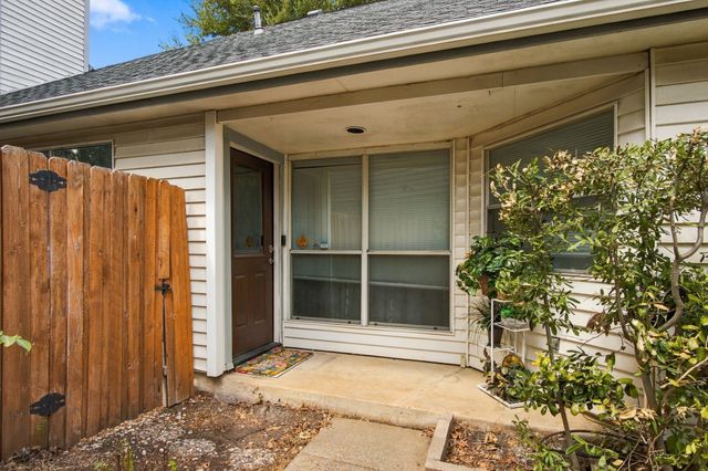 3825 Branch Hollow Circle, Carrollton, TX 75007