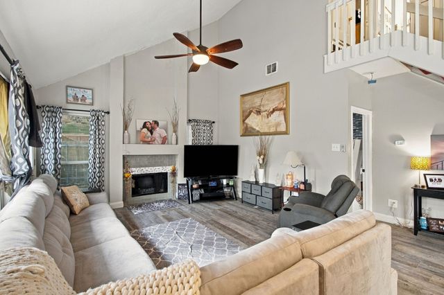 3825 Branch Hollow Circle, Carrollton, TX 75007