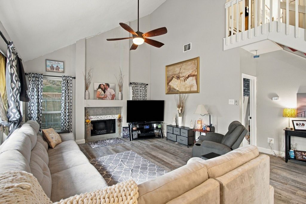 3825 Branch Hollow Circle, Carrollton, TX 75007 — photo 4