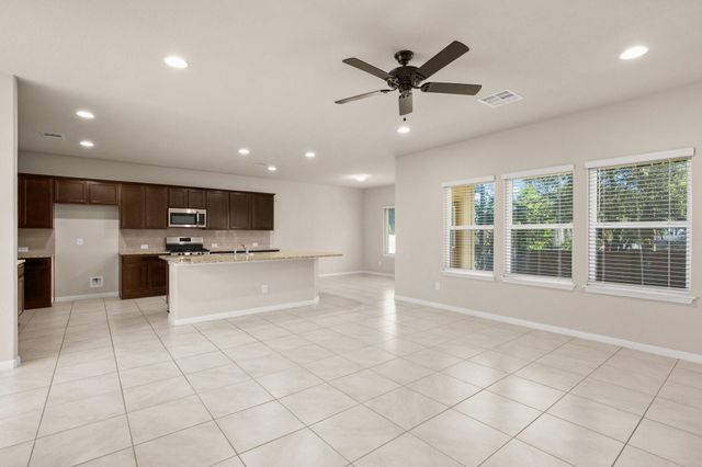 1120 La Conterra BLVD, Georgetown, TX 78626