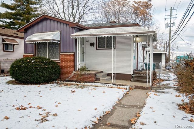 2040 Paris Avenue, Lincoln Park, MI 48146