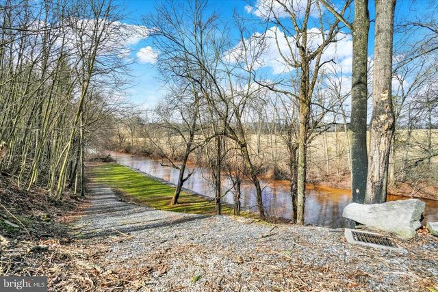 1170 CANAL ROAD EXT, Manchester, PA 17345