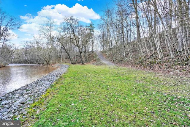 1170 CANAL ROAD EXT, Manchester, PA 17345