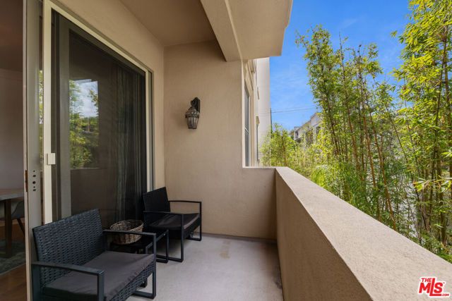 411 N Oakhurst Drive 305, Beverly Hills, CA 90210