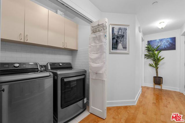 411 N Oakhurst Drive 305, Beverly Hills, CA 90210