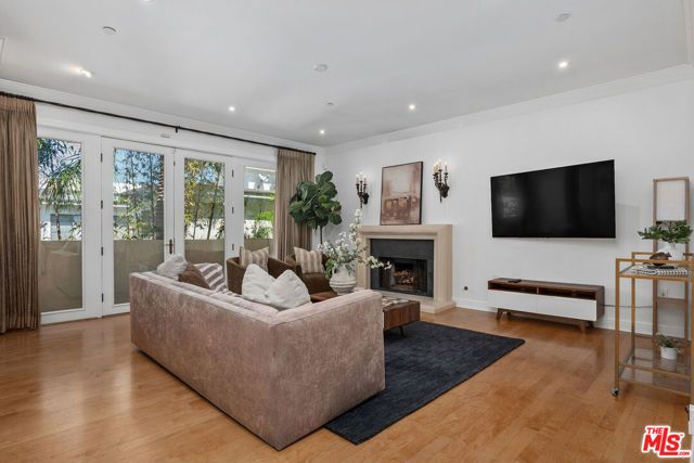 411 N Oakhurst Drive 305, Beverly Hills, CA 90210