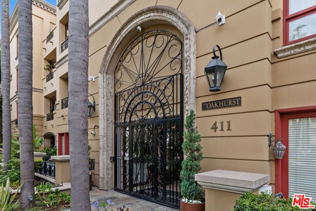 411 N Oakhurst Drive 305, Beverly Hills, CA 90210