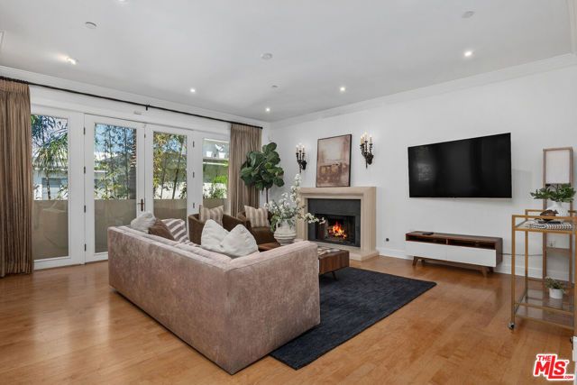 411 N Oakhurst Drive 305, Beverly Hills, CA 90210