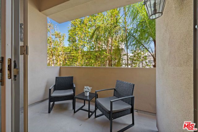 411 N Oakhurst Drive 305, Beverly Hills, CA 90210