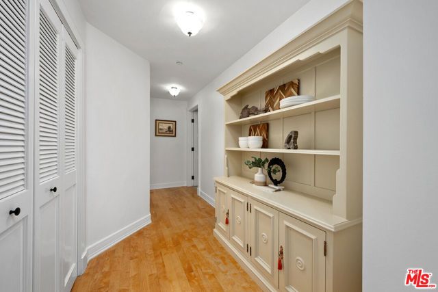 411 N Oakhurst Drive 305, Beverly Hills, CA 90210