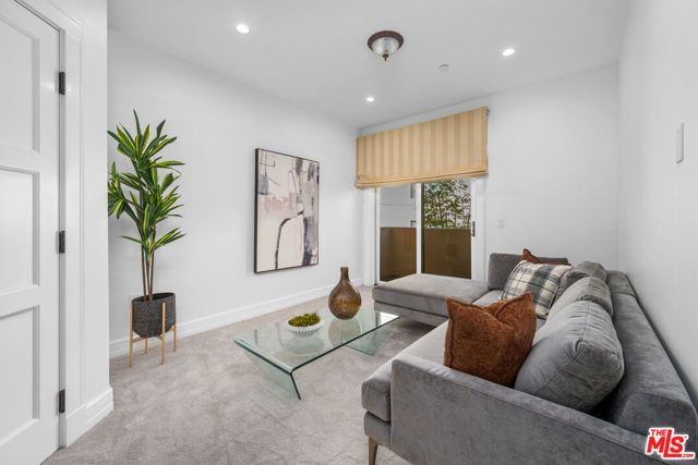 411 N Oakhurst Drive 305, Beverly Hills, CA 90210