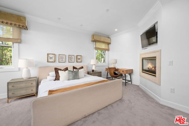 411 N Oakhurst Drive 305, Beverly Hills, CA 90210
