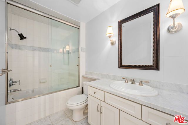 411 N Oakhurst Drive 305, Beverly Hills, CA 90210