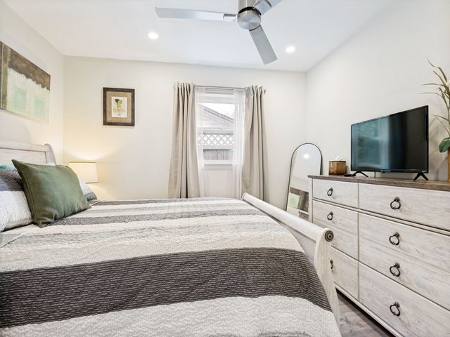 875 Lovers Lane, Grapevine, TX 76051