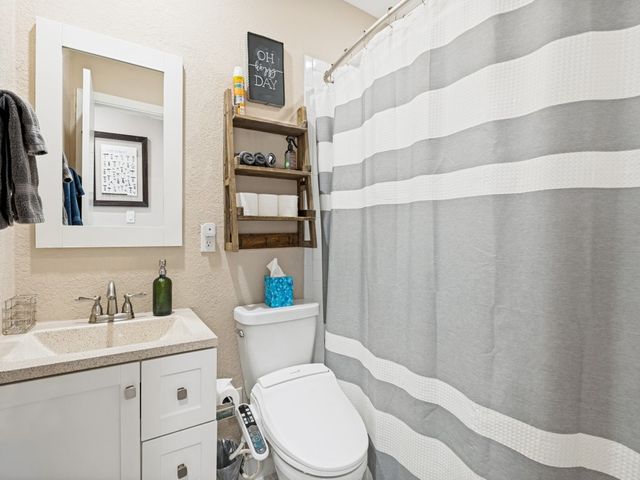 875 Lovers Lane, Grapevine, TX 76051
