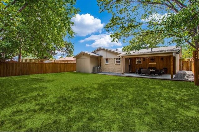 875 Lovers Lane, Grapevine, TX 76051