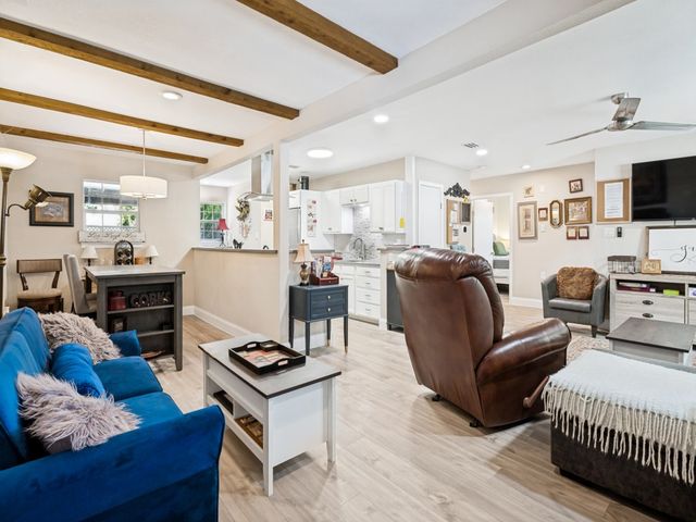 875 Lovers Lane, Grapevine, TX 76051