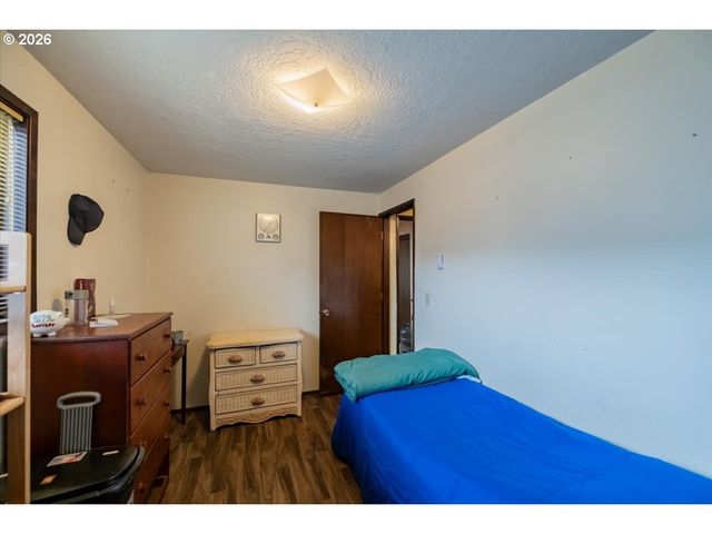 1360 SUNSET Ln, Sweet Home, OR 97386