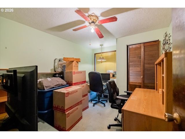 1360 SUNSET Ln, Sweet Home, OR 97386