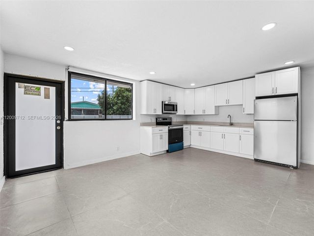 1368 W 29th St 2, Hialeah, FL 33012