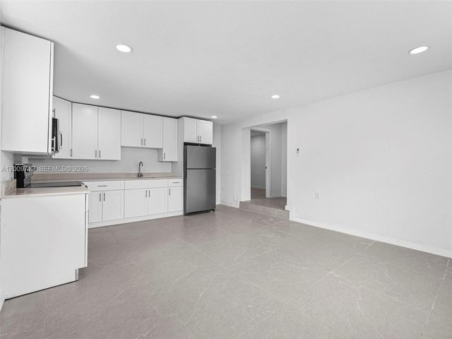 1368 W 29th St 2, Hialeah, FL 33012