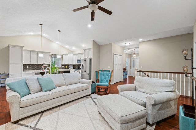 312 LONDON Way, Savoy, IL 61874