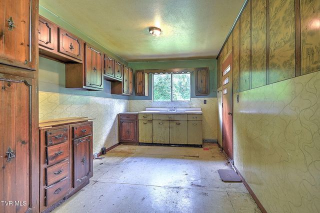 195 Spaniel Drive, Gate City, VA 24251