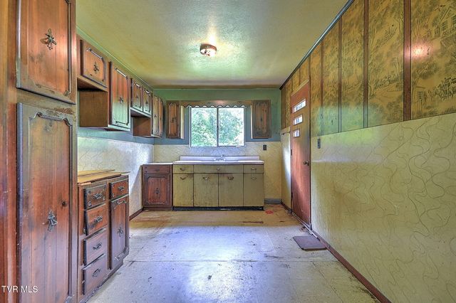 195 Spaniel Drive, Gate City, VA 24251