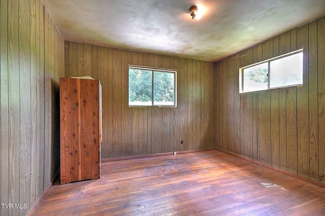 195 Spaniel Drive, Gate City, VA 24251