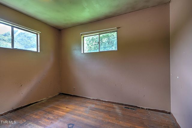 195 Spaniel Drive, Gate City, VA 24251
