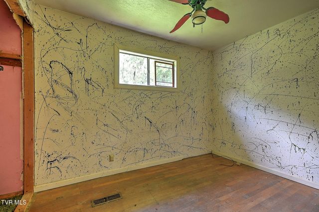 195 Spaniel Drive, Gate City, VA 24251