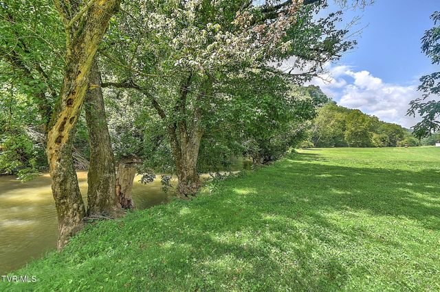 195 Spaniel Drive, Gate City, VA 24251