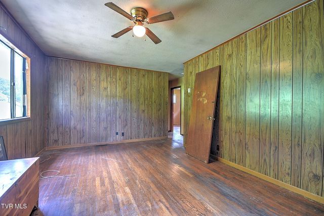 195 Spaniel Drive, Gate City, VA 24251